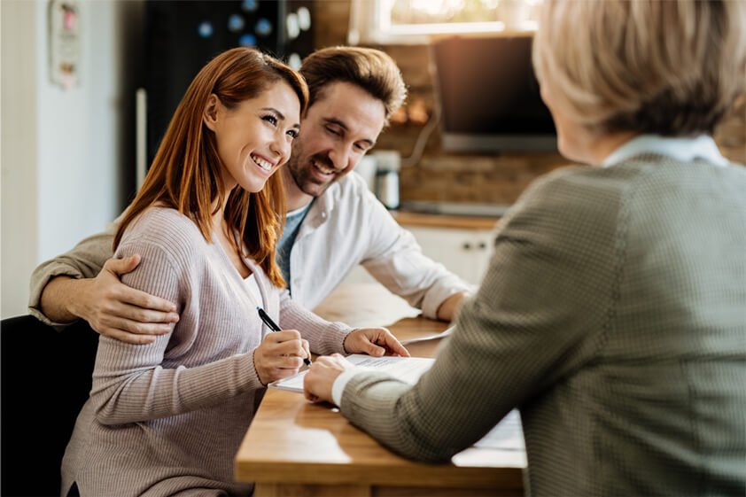 Soluciones de seguros para proteger tu patrimonio y tu futuro / Insurance solutions to protect your assets and your future